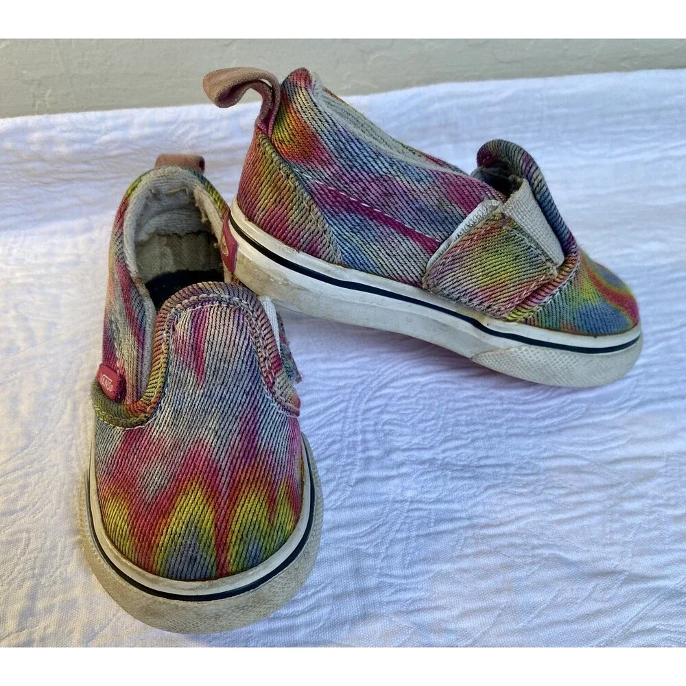 Vans Girl's Slip-On Rainglow Rainbow Colorful Baby Toddler -Size 4.0 Play Shoes